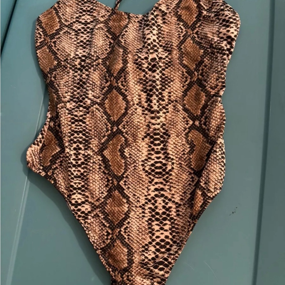 Beautiful bodysuit!